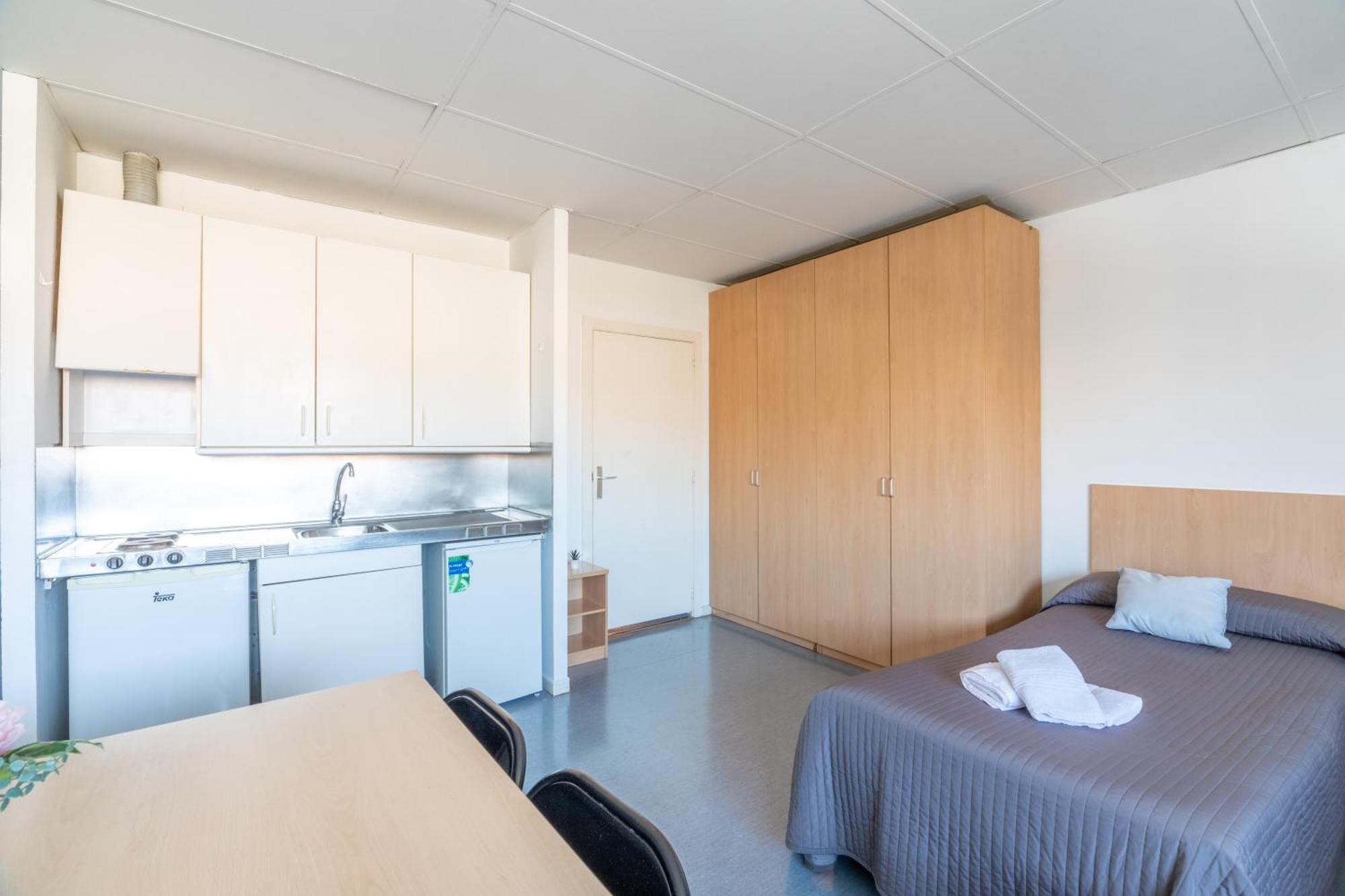 Residencia Universitaria Resa Lesseps Barcelona Ngoại thất bức ảnh