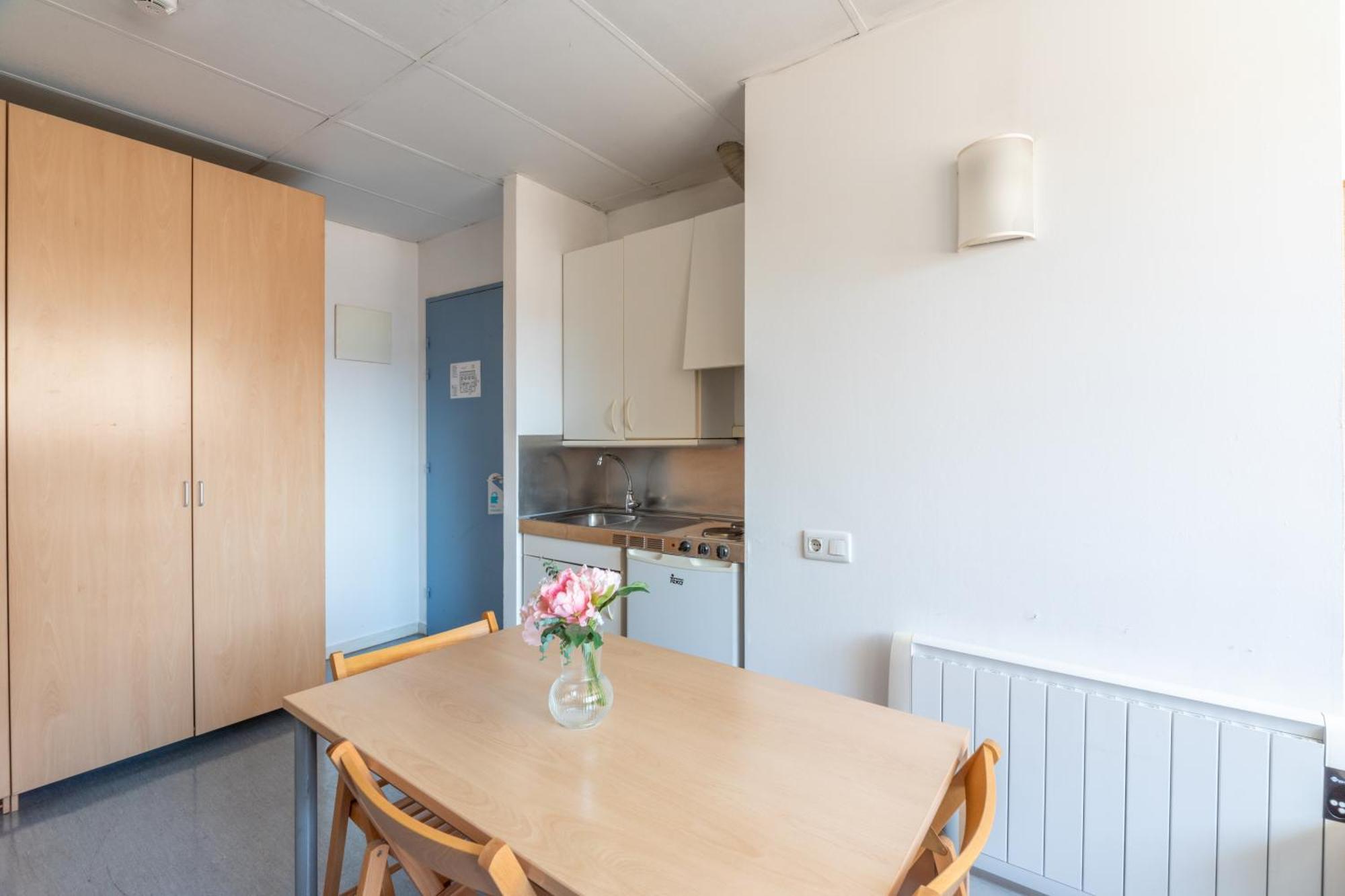 Residencia Universitaria Resa Lesseps Barcelona Ngoại thất bức ảnh