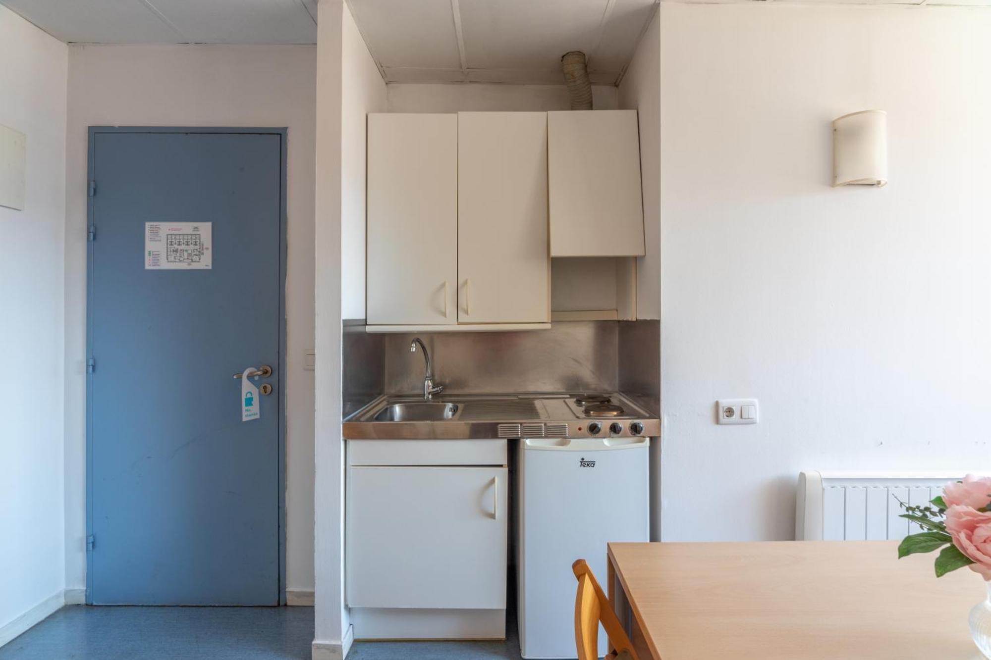 Residencia Universitaria Resa Lesseps Barcelona Ngoại thất bức ảnh