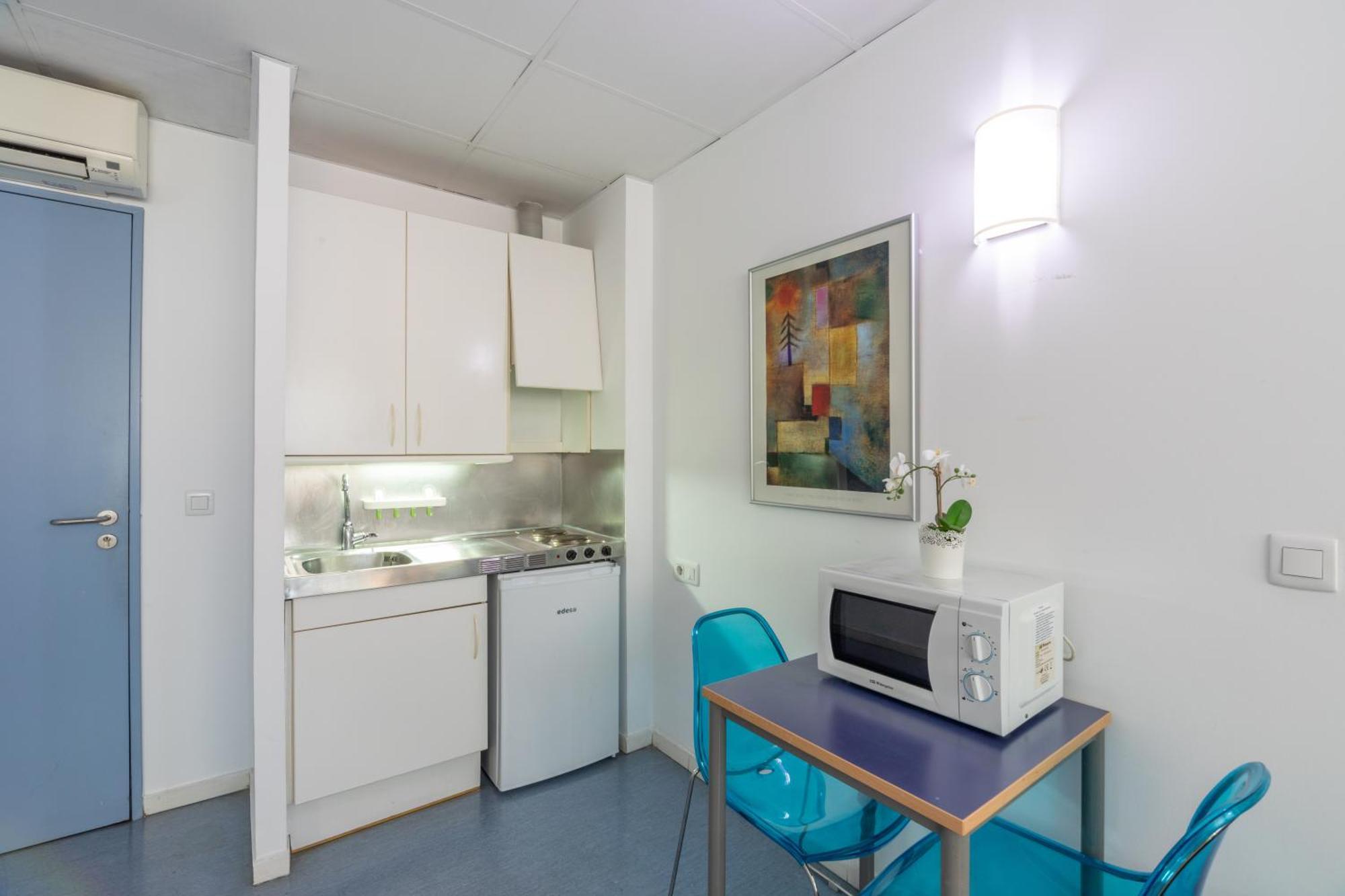 Residencia Universitaria Resa Lesseps Barcelona Ngoại thất bức ảnh