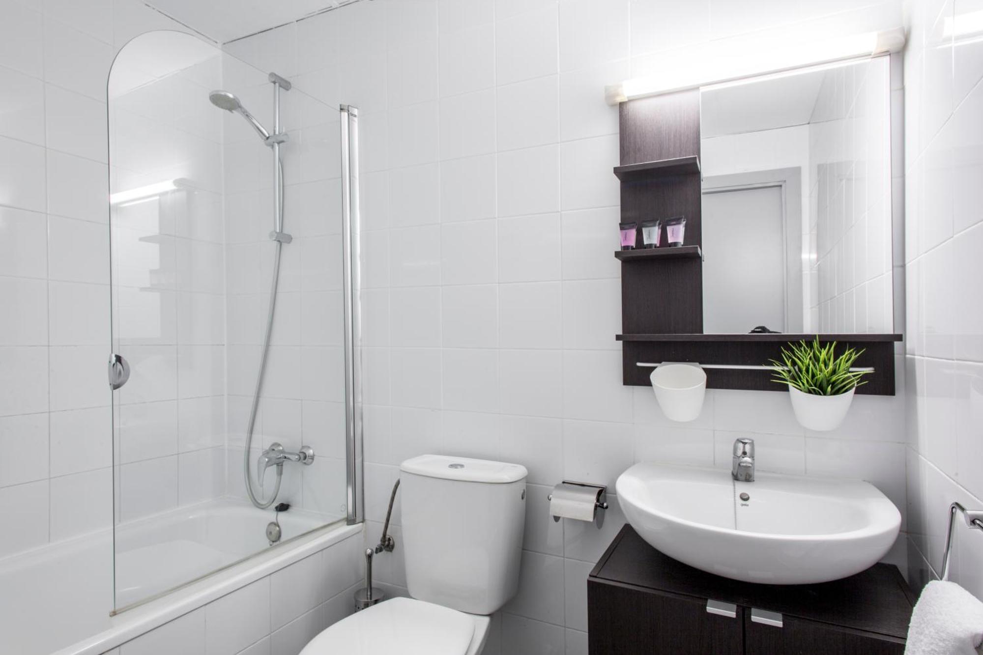 Residencia Universitaria Resa Lesseps Barcelona Ngoại thất bức ảnh