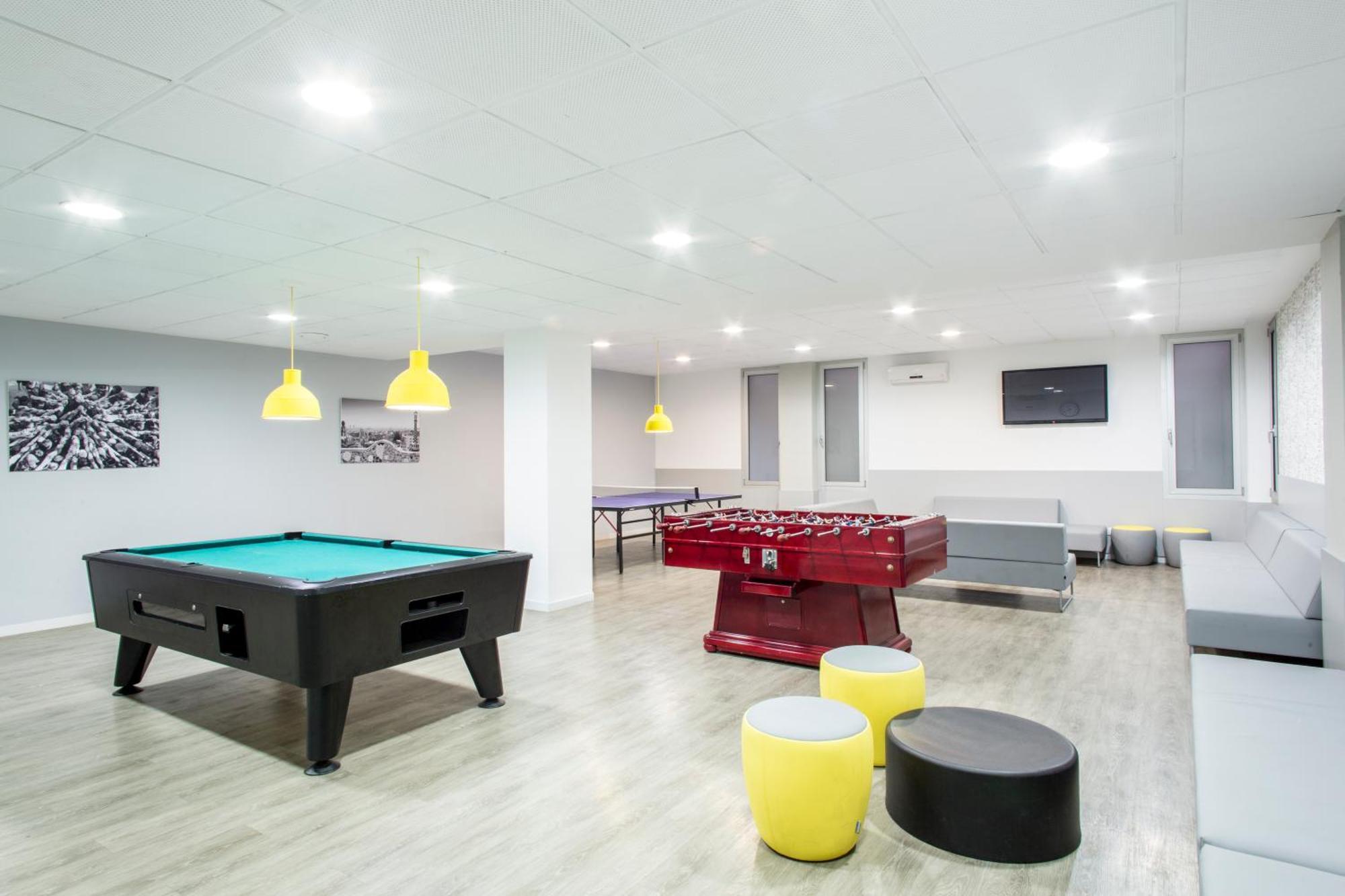 Residencia Universitaria Resa Lesseps Barcelona Ngoại thất bức ảnh