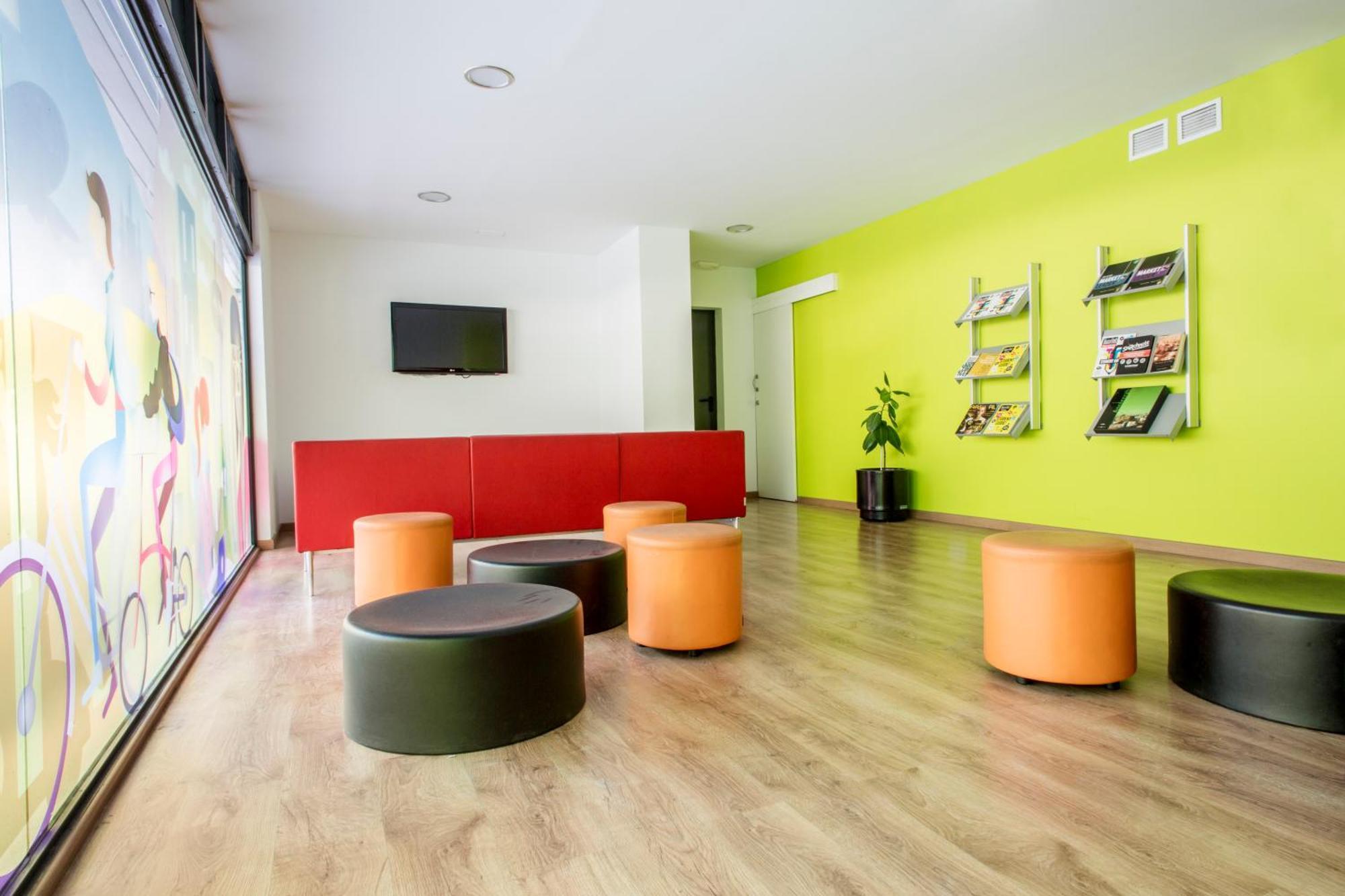 Residencia Universitaria Resa Lesseps Barcelona Ngoại thất bức ảnh